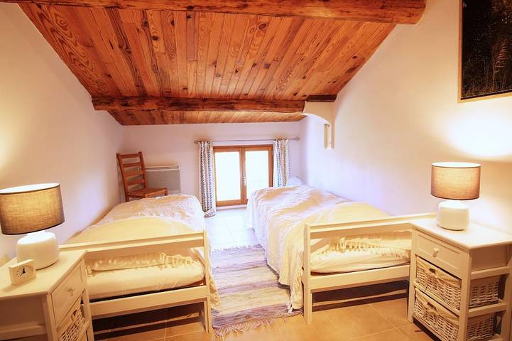 Location de vacances pour 4 personnes, avec jardin et terrasse à Neffiès - 3