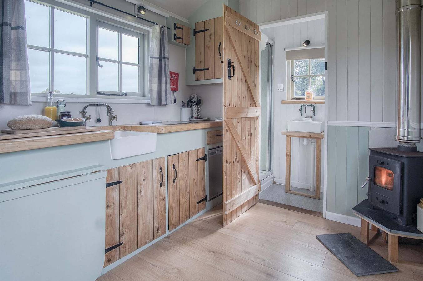 Apartamento entero, Haven View - 1 Bed Shepherds Hut - St Ishmael's in Pembrokeshire