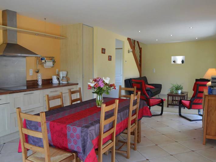 Location de vacances pour 6 personnes, avec jardin et terrasse, adapté aux familles à Isigny-le-Buat - 2