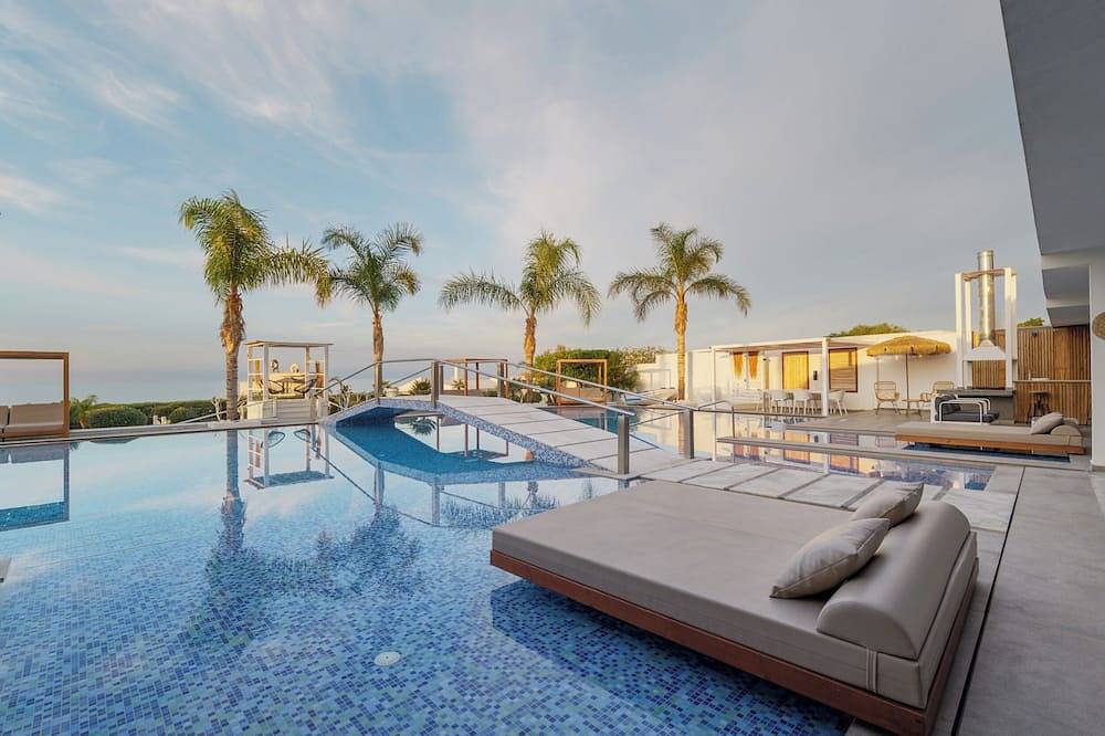 White Luxury Villa in Limenas Chersonisou, Iraklio-Heraklion und Umgebung