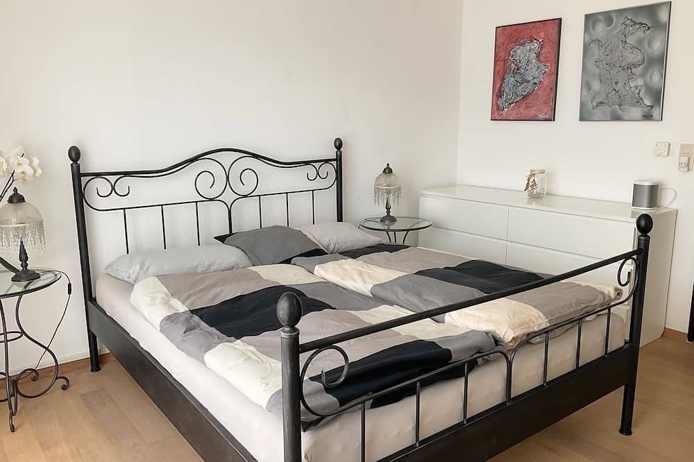 Ganze Wohnung, 166 m² ruhige, sonnige Wohlfühloase mit großer Terrasse und Blick ins Kinzigtal in Alpirsbach, Kinzigtal