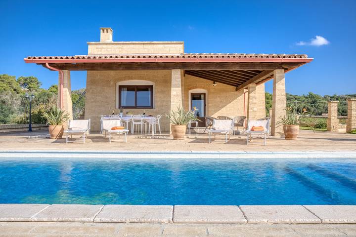 Villa für 6 Personen, mit Garten und Meerblick sowie Terrasse