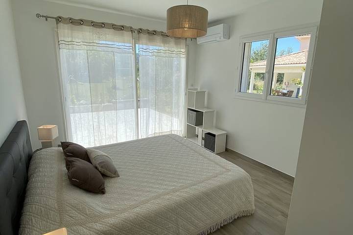 Location de vacances pour 2 personnes, avec balcon et jardin à Petreto-Bicchisano - 2