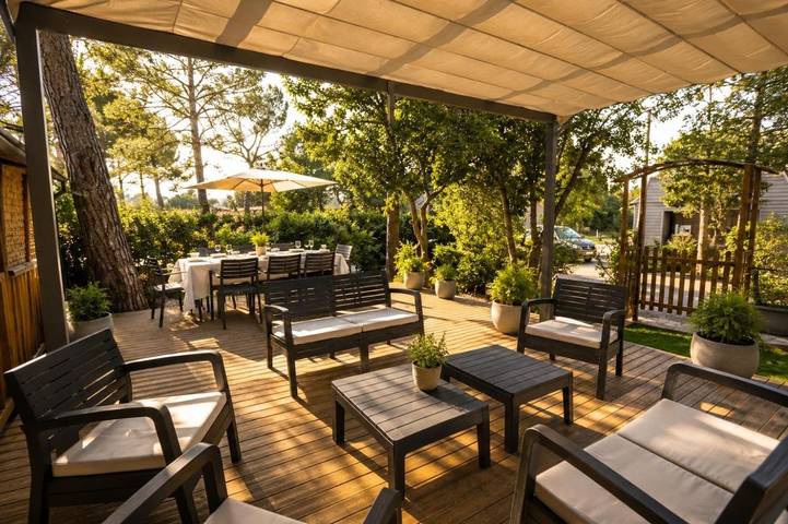 Camping pour 6 personnes, avec Terrasse ainsi que Jardin et Vue à Puget-sur-Argens - 4