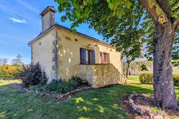 Gîte pour 4 personnes, avec jardin et terrasse à Sainte-Foy-de-Longas
