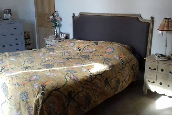 Location de vacances pour 6 personnes, animaux acceptés à La Roquebrussanne - 2