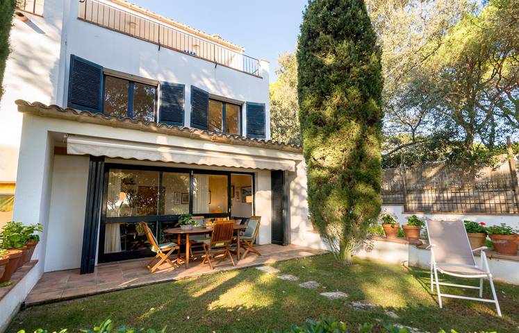 Casa rural para 8 personas, con Terraza además de Jardín y Vistas en Baix Empordà - 3