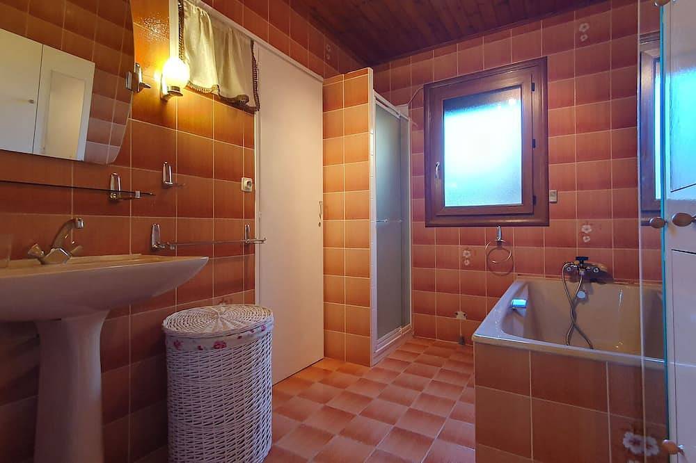 Casa de vacaciones cómoda y espaciosa con jardín, cerca de la playa y del centro comercial in L'Aiguillon-sur-Mer, Fontenay-le-Comte