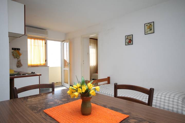 Ferienwohnung für 4 Personen, mit Balkon/Terrasse in Marusici