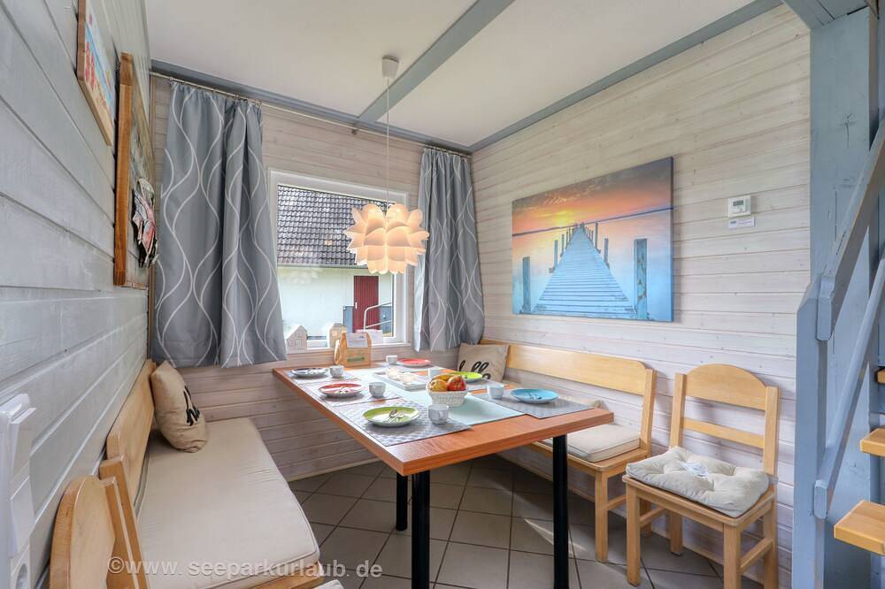 Ferienhaus, freistehend - Seeblick - 6 Personen - gemütlich eingerichtet. in Kirchheim, Knüllgebirge