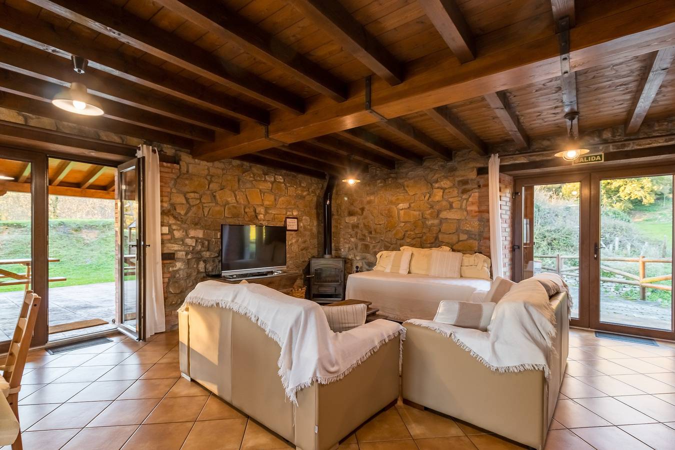 Casa rural 'El Paraiso Del Yayo' con vistas a la montaña, terraza privada y Wi-Fi in Soba, Valle del Asón-Gándara
