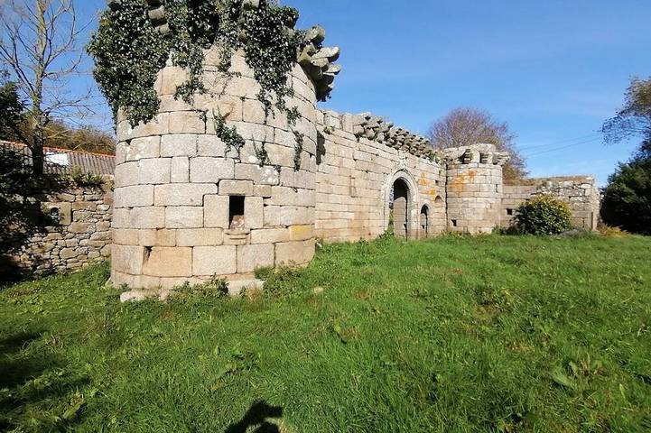 Gîte pour 10 personnes, avec jardin, animaux acceptés à Kerlouan