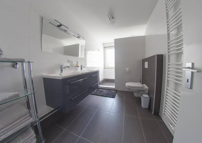 Ferienwohnung für 8 Personen, mit Balkon und Garten in Langenhagen - 4