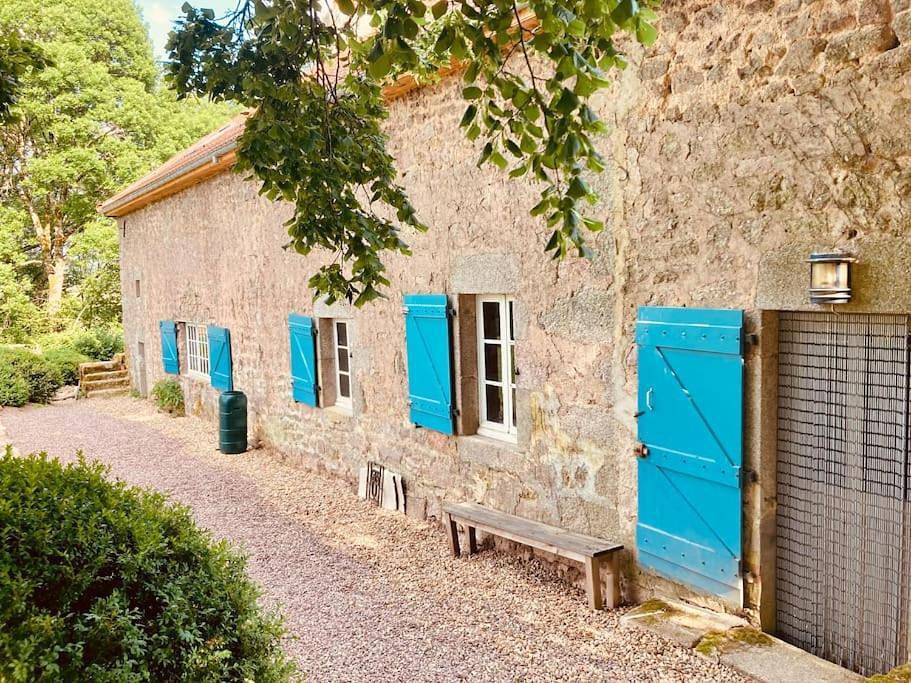 Ruime woning in de Morvan, Bourgogne met seizoensgebonden zwembad in Brassy, Parc naturel régional du Morvan