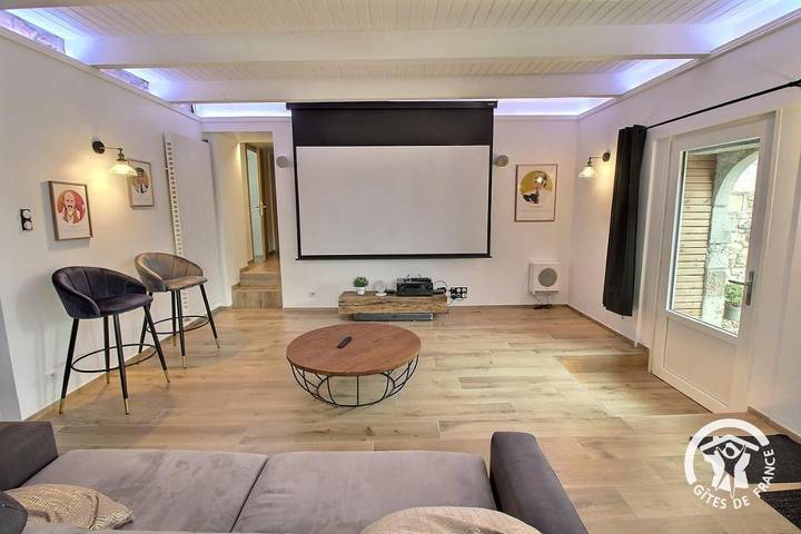 Location de vacances pour 15 personnes, avec Terrasse ainsi que Jardin et Vue à Caouënnec-Lanvézéac