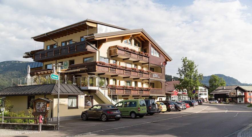 Hotel für 4 Personen, mit Garten und Sauna, kinderfreundlich in Riezlern