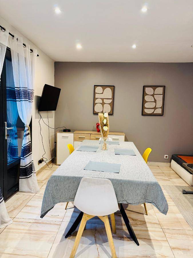 Gîte pour 5 personnes, avec jardin à Montmorency - 4