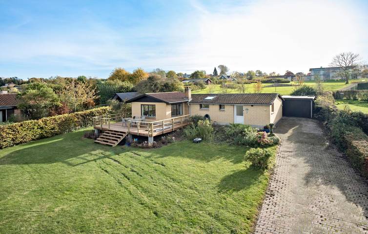 Ferienhaus für 6 Personen, mit Terrasse und Garten in Båring Strand
