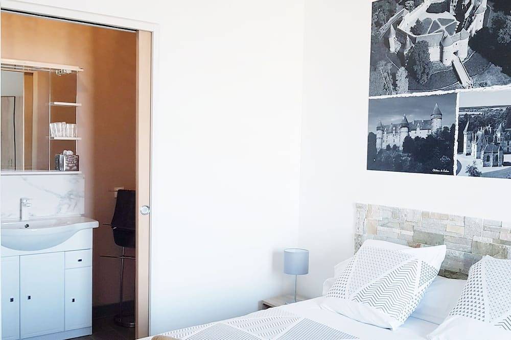 Apartamento entero, Apart./ Dúplex Ideal 4 Adultos + 2 Niños. 2/16 años + Cama Bebé in Lignières, Saint-Amand-Montrond