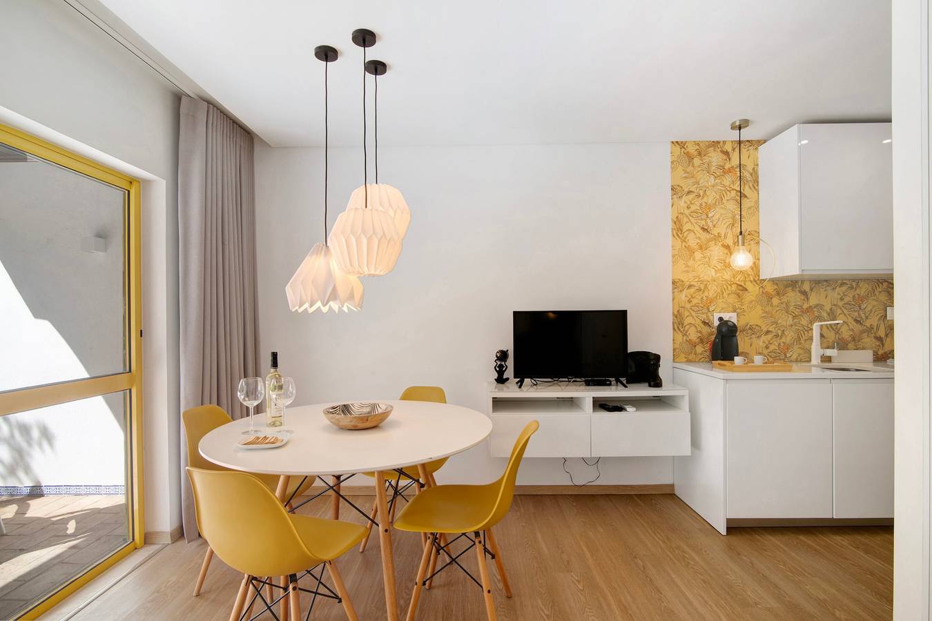 Appartamento intero, Appartamento 'África Minha' con Terrazza Privata, Wi-Fi e Aria Condizionata in Quarteira, Distretto di Faro