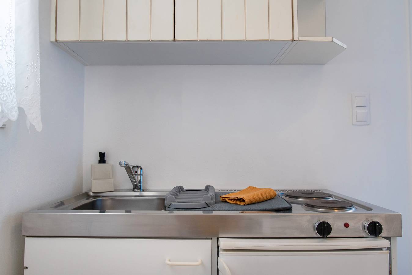 Entire apartment, Apartment 'Maroulis Studios - Studio 2' with Private Garden, Wi-Fi and Air Conditioning in Cyclades