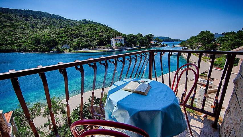 Gîte pour 4 personnes, avec terrasse, animaux acceptés dans Lastovo - 4