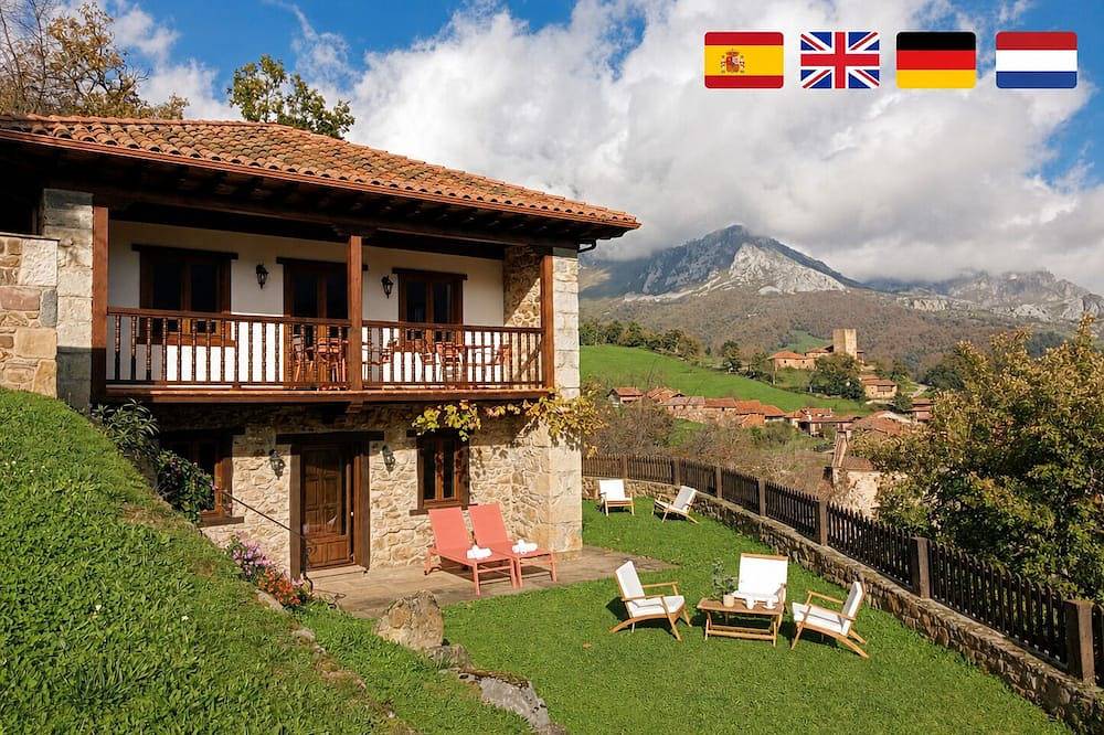 Villa Mogrovejo in Camaleño, Cordillera Cantábrica