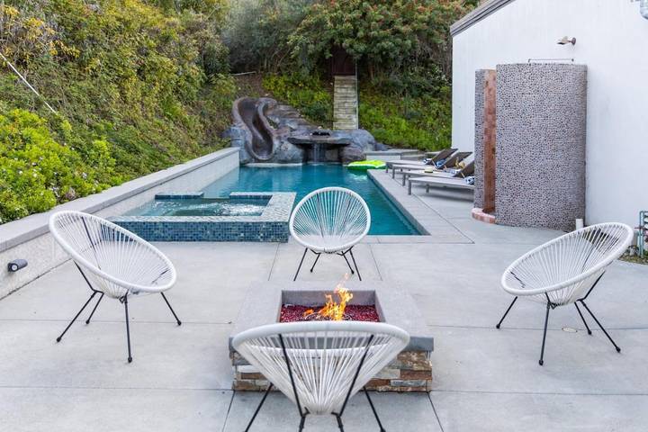 Casa de vacaciones para 10 personas, con piscina además de jacuzzi y balcón - 1