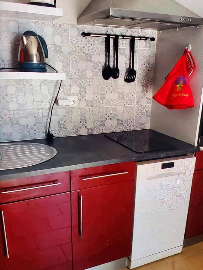 Gîte pour 4 personnes, avec Terrasse et Piscine à Ongles - 2