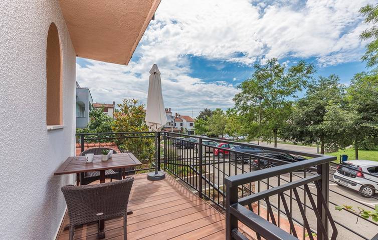Ganze Wohnung, Ferienwohnung Zrnic Iii mit Balkon
 in Poreč, Grad Poreč