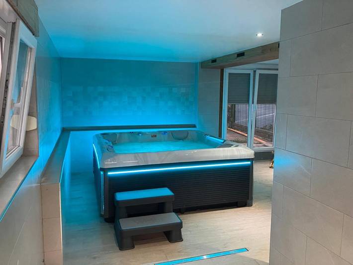 Gîte pour 9 personnes, avec Balcon et Jacuzzi ainsi que Terrasse et Jardin à Lohr (homonymie) - 2