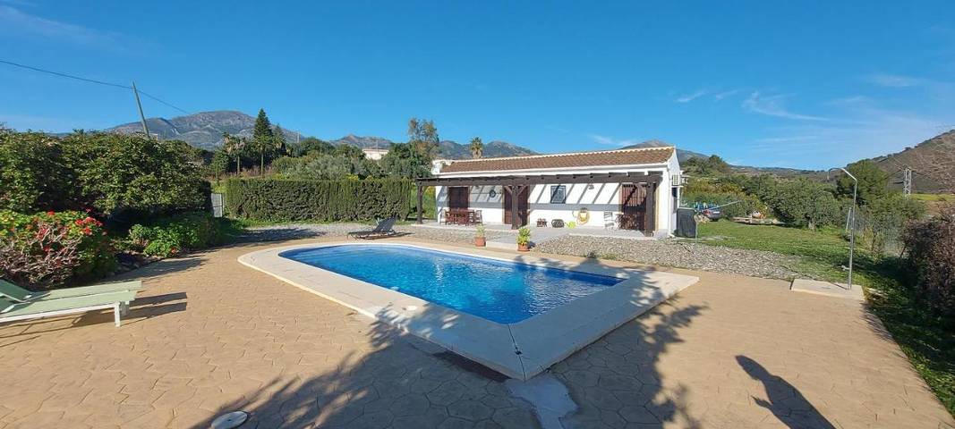 Chalet para 4 personas, con piscina además de vistas y jardín en Sierra de las Nieves - 4