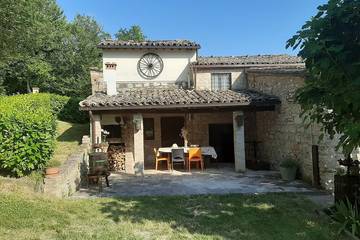 Agriturismo per 14 Persone in Urbino, Valle del Metauro, Foto 3