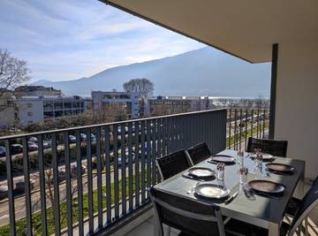 Gîte pour 6 personnes, avec vue sur le lac et terrasse dans Grand Port (Aix-les-Bains)