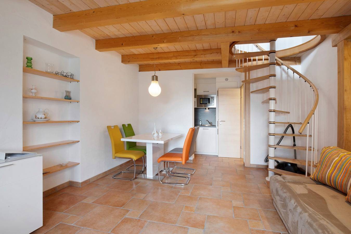 Entire apartment, Apartment 'Birkethof - Fernblick' with Mountain View, Private Terrace and Wi-Fi in Grimoldsried, Mickhausen