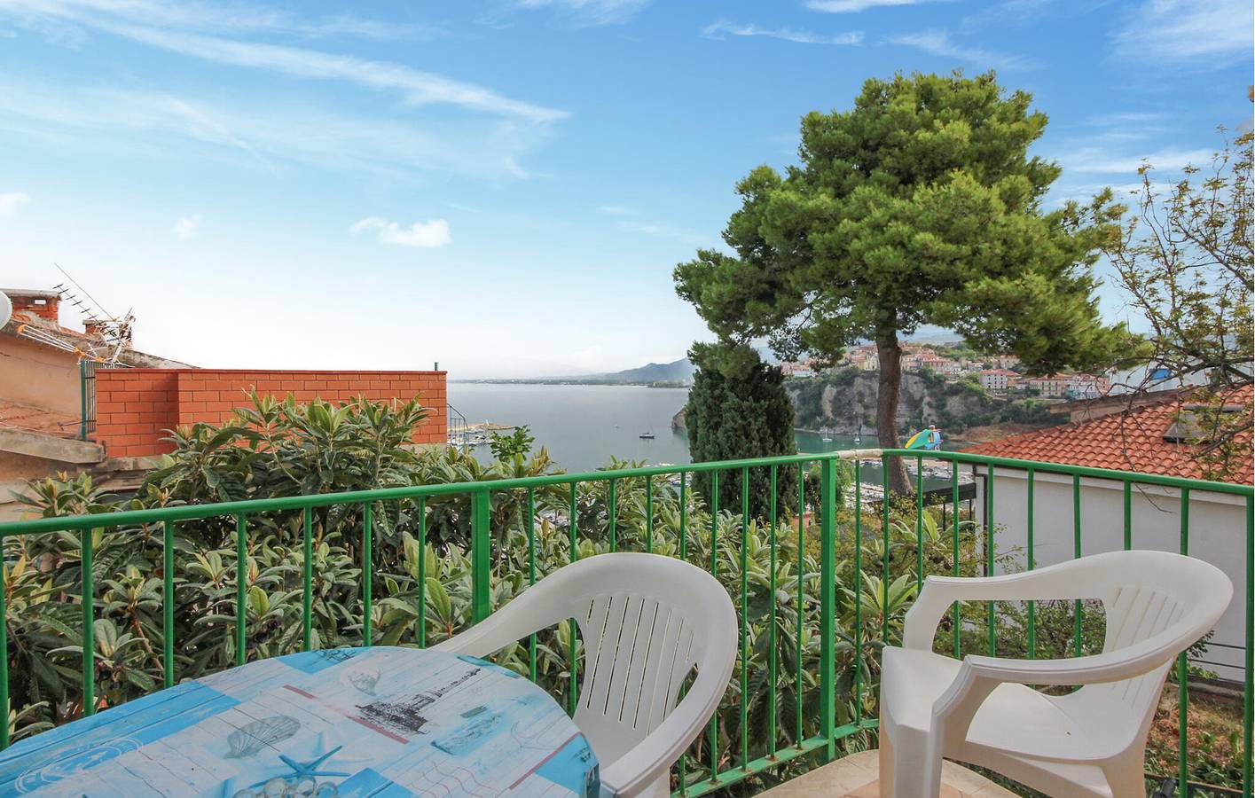Entire holiday apartment, Holiday apartment for 6 people with terrace in Agropoli, Cilento