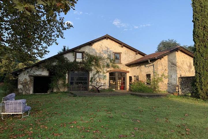 Location de vacances pour 15 personnes, avec jardin à Orist