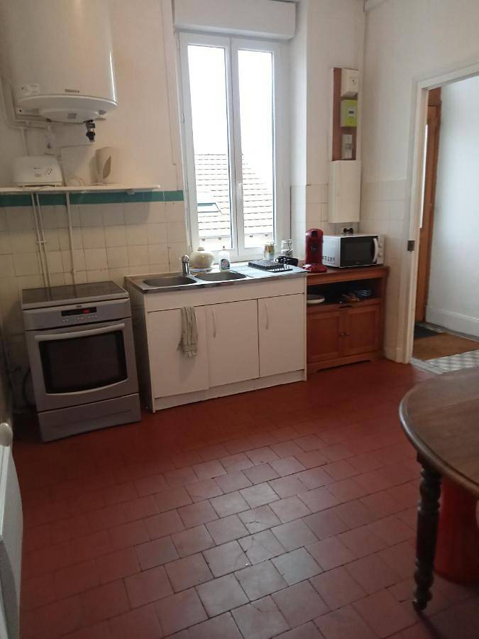 Appartement entier, One-Bedroom Apartment in Montceau-les-Mines, Région de Chalon-sur-Saône