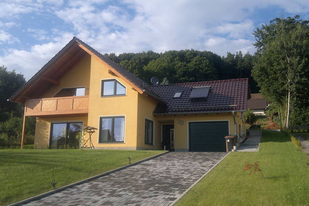 Ganze Wohnung, Moderne und ruhig gelegene Ferienwohnung in Nieste bei Kassel in Nieste, Hessisches Bergland