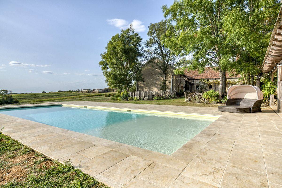 Villa pour 18 personnes avec terrasse in Puylagarde, Tarn-et-Garonne