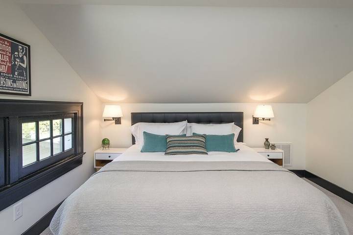 Vacation house for 2 people, with yard in Nashville