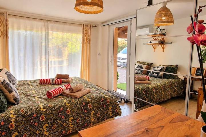 Chambre d’hôte pour 2 personnes, avec Jacuzzi et Jardin à Le Cannet-des-Maures