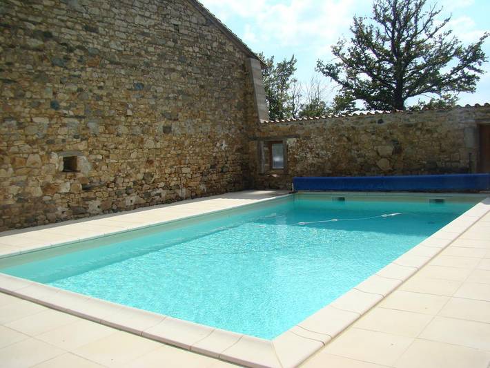 Gîte pour 8 personnes, avec piscine et jardin à Berneuil (Bellac) - 2