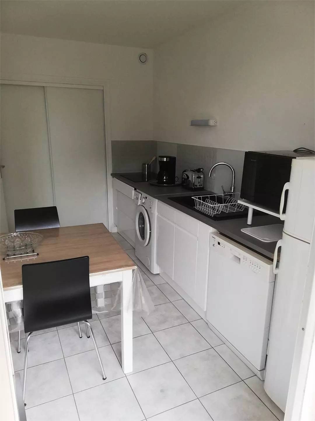 Entire apartment, Charming T2, on the 1st floor of a residence located in the heart of Val-André in Pléneuf-Val-André, Côtes-d'Armor