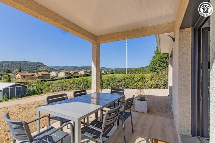 Location de vacances pour 6 personnes, avec jardin, animaux acceptés à La Roche-Vineuse - 2