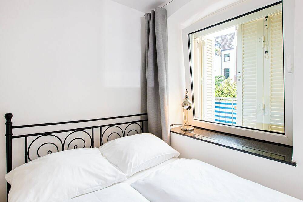 Ganze Wohnung, Maisonette mit Sonnenbalkon zur ruhigen Gartenhofseite in Köln, Rheinland