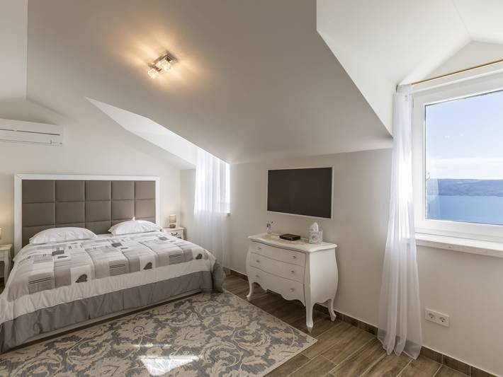 Ferienhaus mit Meerblick für 6 Personen, mit Terrasse und Garten in Split-Dalmatien - 4