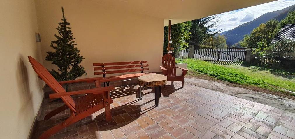 Location de vacances pour 14 personnes, avec vue ainsi que balcon et jardin, adapté aux familles dans Garanou