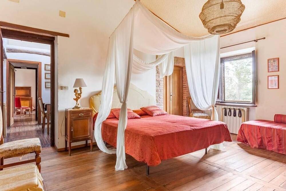 Casale Piantata - Beautiful farmhouse with pool nestled in the countryside of Orte in Orte, Terni Provinz