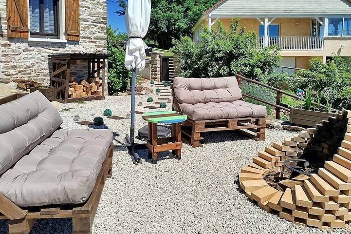 Location de vacances pour 8 personnes, avec Jardin à Saint-Jal